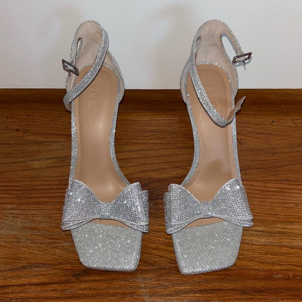 INC Women’s Apra Bow open toe Silver Sparkle heel size 7